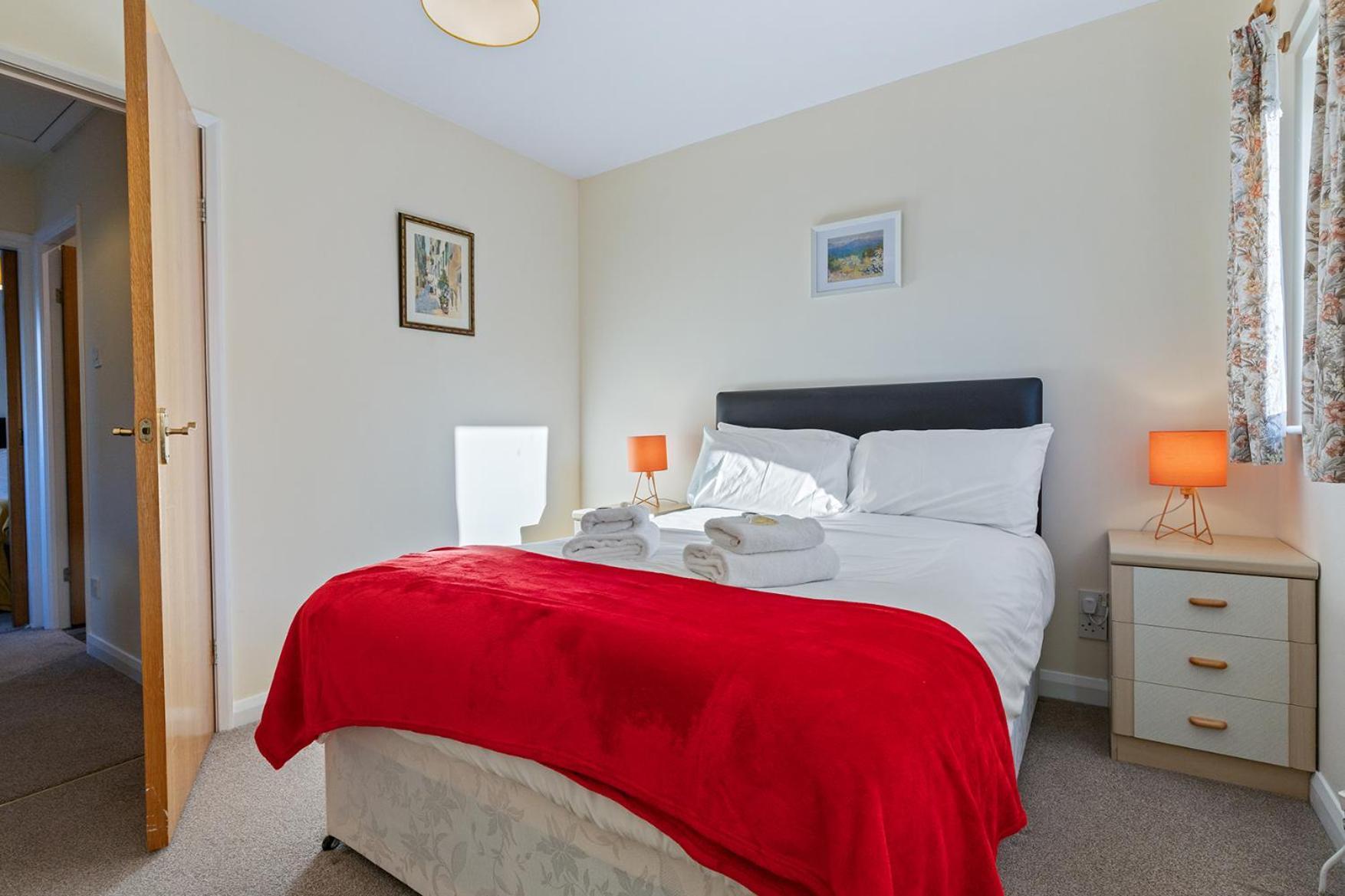 Pass The Keys Central Townhouse With Free Parking York Exterior photo